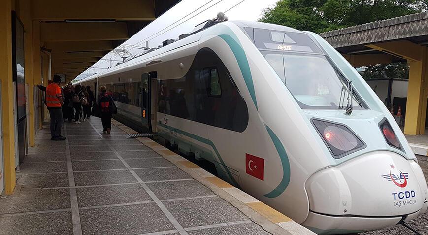 Yerli elektrikli tren yolcu seferlerine başladı!
