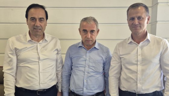 Aziz Şahin’in Koordinatörlüğünde İstanbul Vali Yardımcısı Dr. Hasan Hüseyin Can, Moldova’ya bağlı Özerk Türk Cumhuriyeti Gagavuzya’nın Başkenti Komrat Belediye Başkanı Serghei Anastasov ile bir istişare toplantısı gerçekleştirdi.