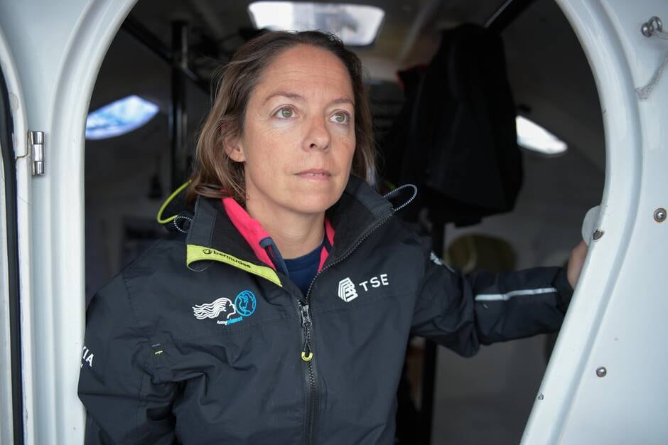 Voile. En plein Vendée Globe, Alexia Barrier raconte avoir « rêvé » d’Emmanuel Macron