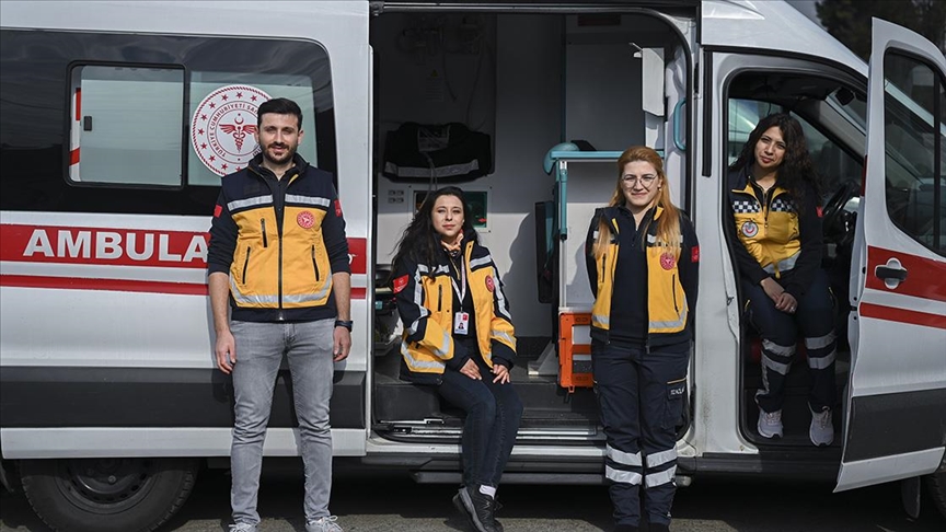 112 ve UMKE gönüllüleri deprem bölgesinde hafızalarına kazınan anları anlattı: Yaralılarını çıkartan bize koşuyordu