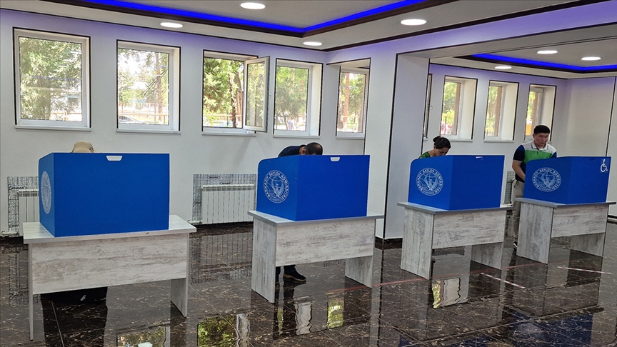 Özbekistan'daki referandumda oy kullanma oranı yüzde 84,54 oldu