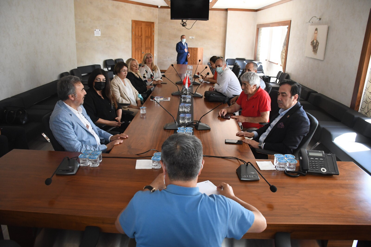 Antalya Kemer Belediye Başkanı Necati Topaloğlu’nu ATİK Genel Başkanı Aziz Şahin ve Heyeti ziyaret Etti. 