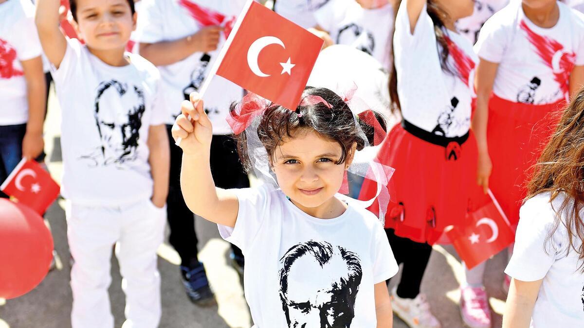 23 Nisan coşkusu yine yeniden sokaklarda