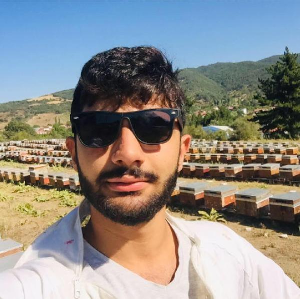 23 yaşındaki arıcı genç, ağzı burnu ve kulaklarından kan gelmiş olarak bulundu