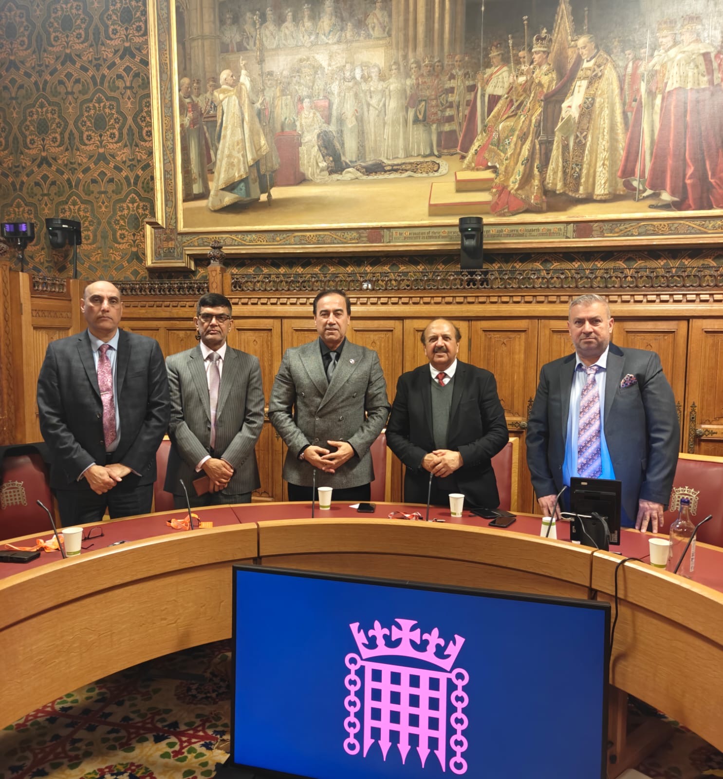 Lordlar Kamarası Üyesi Lord Qurban Hussain ve ATİK Genel Başkanı Aziz Şahin’den Londra’da Üst Düzey Diplomatik Görüşme