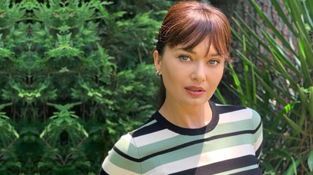 45 yaşındaki oyuncu Nurgül Yeşilçay'ın güzellik sırrını verdi! İşin özü buz ve yumurta beyazında