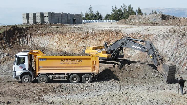 72 bin 596 konut için ilk kazma vuruldu! Bakan Kurum: Sadece ev değil, yaşam alanı