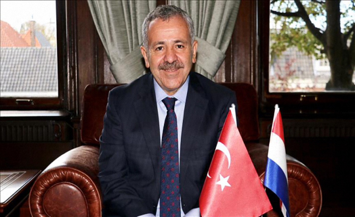 Sayın Şaban DİŞLİ Türkiye Cumhuriyeti Lahey Büyükelçisi 