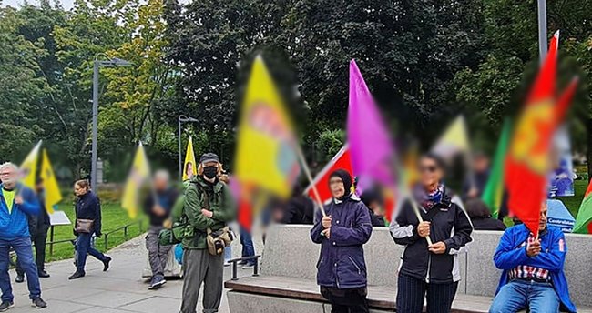 İsveç, NATO üyeliği için Türkiye'ye verdiği sözleri tutmaya başladı. Cumhurbaşkanı Erdoğan'ın çıklamasından sonra İsveç, terör örgütü PKK/KCK üyeliğinden hakkında 6 yıl 10 ay kesinleşmiş hapis cezası bulunan Mahmut Tat'ı Türkiye'ye iade etti.