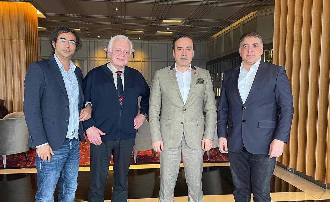 ATİK Genel Başkanı  Aziz Şahin ,Avusturya ATİK  Başkanı Prof. Dr. Manfred Rützler, Avusturya ATİK İstişare Başkanı Atilla Dinçer, Av. Mustafa Kıyran  ile istişare toplantısı yaptı