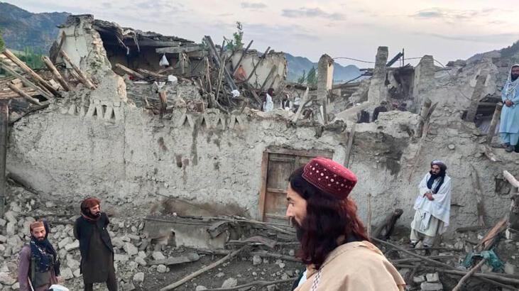 Afganistan'da can kaybı 950'ye çıktı!