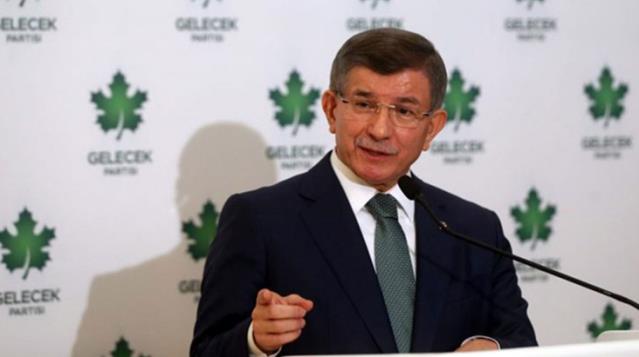 Ahmet Davutoğlu'nun anketçilerle ilgili iddiası gündem oldu: 'Gelecek Partisi listede yok' diyorlar