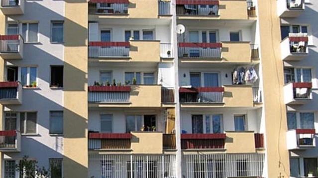 Akıl almaz vahşet! Babaannesini kucaklayıp balkondan attı