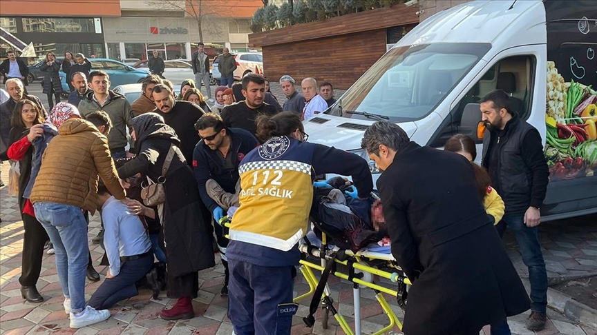 Ankara'da silahlı saldırıya uğrayan eski Ülkü Ocakları Genel Başkanı Sinan Ateş hayatını kaybetti