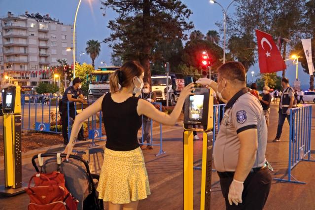 Antalya'da 'HES' kodlu Fener Alayı
