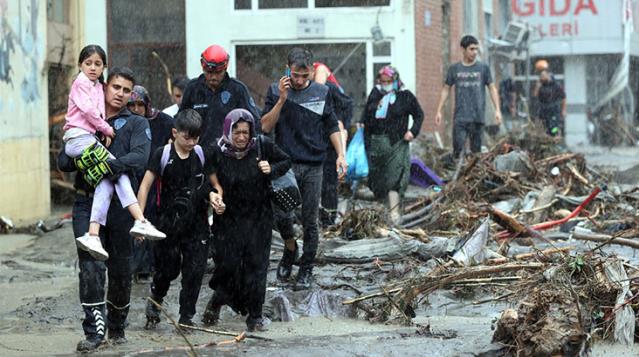 Batı Karadeniz'de sel felaketinin boyutu giderek artıyor! Can kaybı 66'ya çıktı