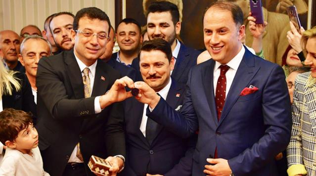 Beylikdüzü Belediye Başkanı Mehmet Murat Çalık'ın konuşmasının Ekrem İmamoğlu'na olan benzerliği hayrete düşürdü