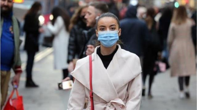 Bilim insanları: İki metre mesafe koysanız da maske takın!
