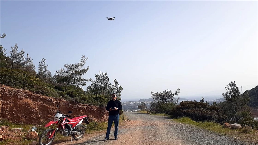 Bodrum'un 'teknolojik çobanı' sürüsünü GPS cihazıyla izliyor