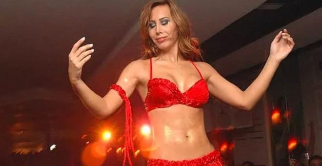 Bu görüntüleri tarih oluyor! Oryantal Asena geçmişini sildirmek için harekete geçti
