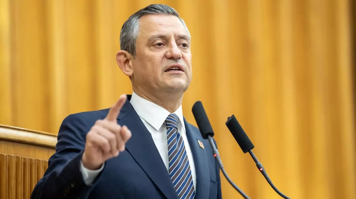 CHP Genel Başkanı Özgür Özel, görevden alınan Esenyurt Belediye Başkanı Ahmet Özer'i 29 Kasım Cuma günü cezaevinde ziyaret edecek.
