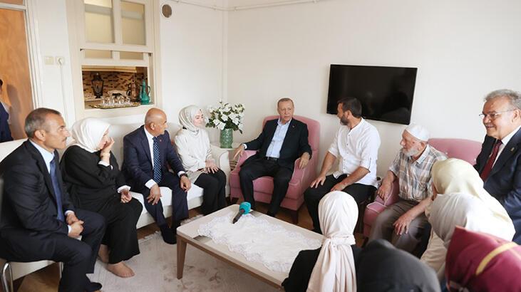 Cumhurbaşkanı Erdoğan,Ordu'da çay davetinde bulunan aileyi ziyaret etti