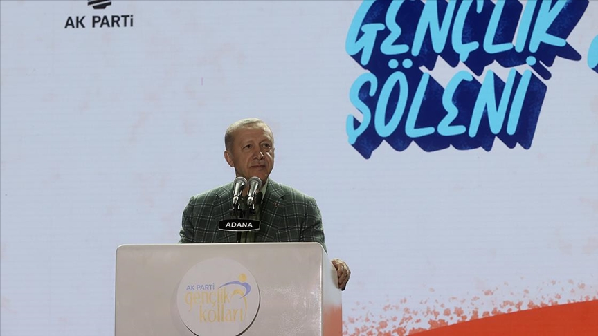 Cumhurbaşkanı Erdoğan: Türkiye'nin elde ettiği her kazanım gençlerimizin erdemli mücadeleleri, başarıları sayesindedir