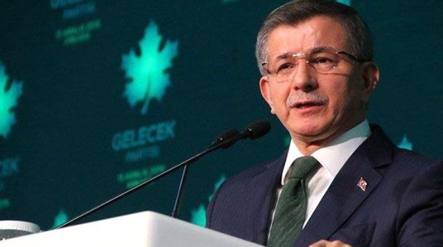 Davutoğlu'ndan Aile ve Sosyal Hizmetler Bakanı olarak atanan Derya Yanık için dikkat çeken paylaşım