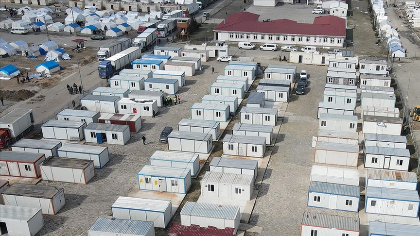 Deprem bölgesi Gaziantep'te çadır ve konteyner kentler kuruldu