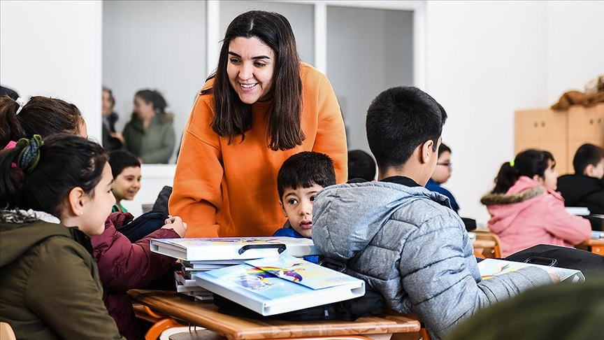 Depremden etkilenen 10 ildeki 242 bin 904 öğrencinin diğer illere nakil işlemleri tamamlandı