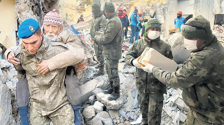Depremin ilk günü asker neredeydi?