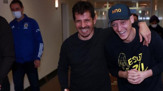 Emre Belözoğlu, forma bekleyen Mesut Özil'le açık konuştu: Bu sezon seni kullanmayı düşünmüyorum