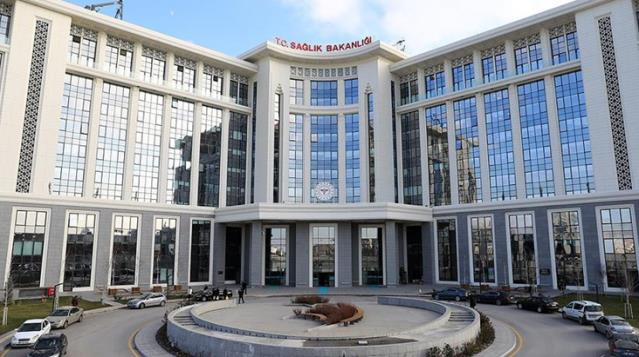 Eski bakanlar ihbar etti! Sağlık Bakanlığı'ndaki rüşvet iddiaları için soruşturma açıldı