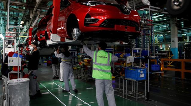 Fransa'da Renault çalışanları yöneticileri fabrikada rehin aldı