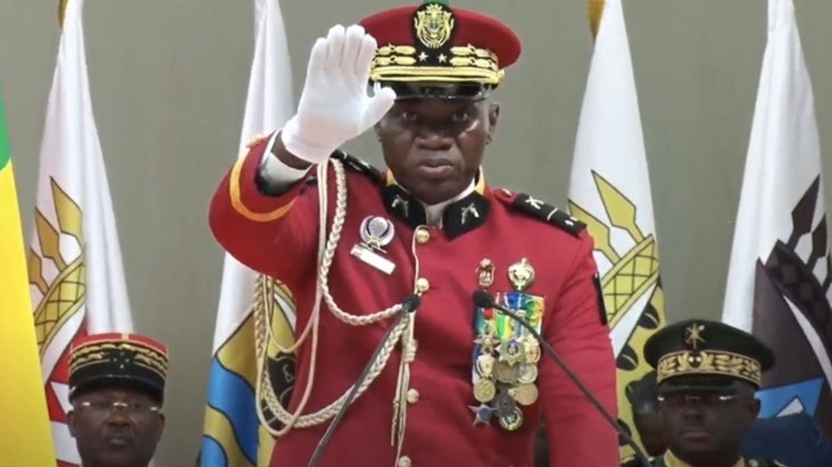 Gabon'daki darbenin arkasındaki kritik isim geçici devlet başkanı oldu