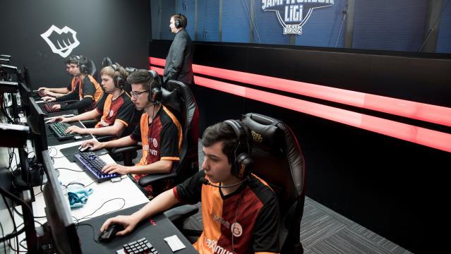 Galatasaray Espor kadrosunda büyük değişiklik! 4 isim ile yollar ayrıldı