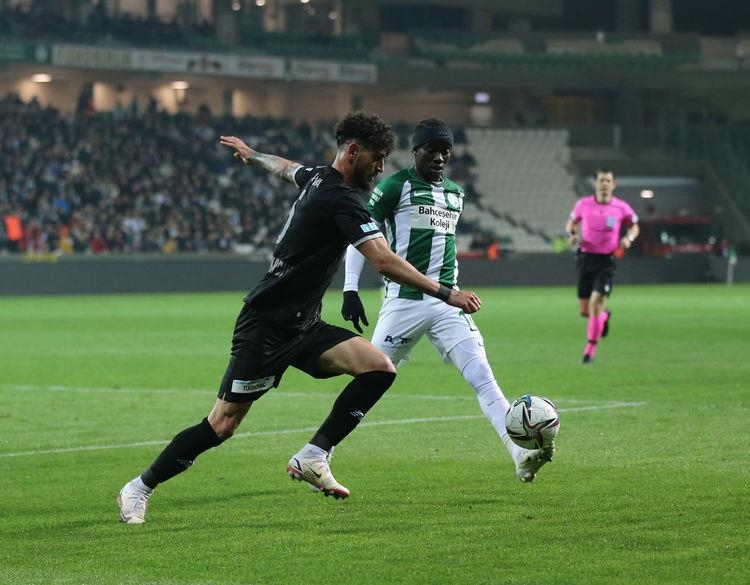 Giresunspor ligde kalmayı garantiledi
