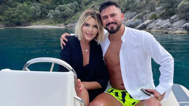 Gökhan Çıra, Selin Ciğerci ile pozuna 