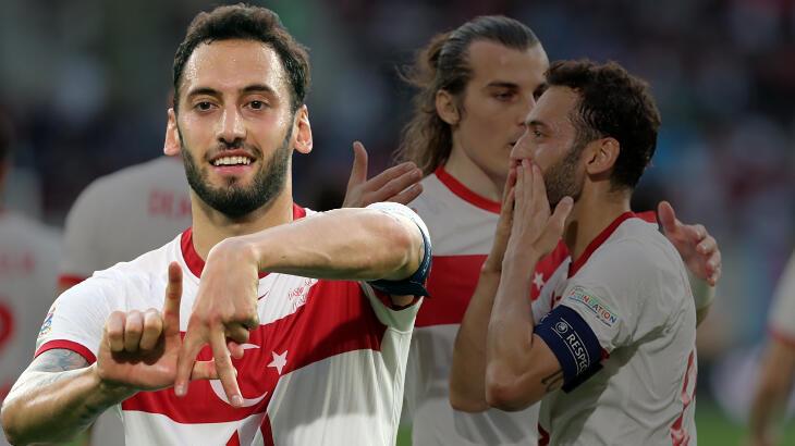 Hakan Çalhanoğlu zirveye yerleşti! A Milli Futbol Takımı'ndan tarihi galibiyet