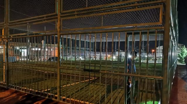 Halı sahadaki kavgada tüfeğe sarıldı! Futbol oynamayı bırakıp birbirlerine girdiler