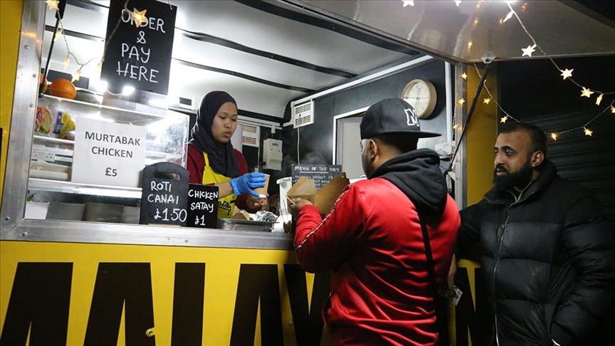 İngiltere'de ramazana özel organizasyonda binlerce ziyaretçi ağırlanıyor
