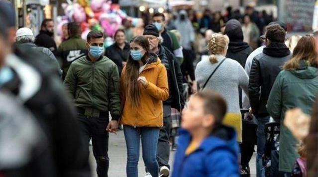İngiltere'den dikkat çeken karar! Tüm Kovid-19 kısıtlamalarını bu ay kaldırmayı planlıyor