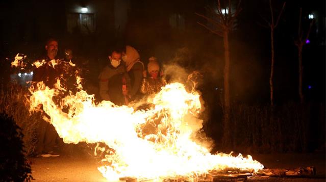 İran'da Çarşamba Surikutlamalarında 8 kişi öldü, 900 kişi de yaralandı