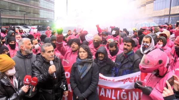 İş bırakan Yemek Sepeti kuryeleri, zammın güncellenmesini istiyorlar