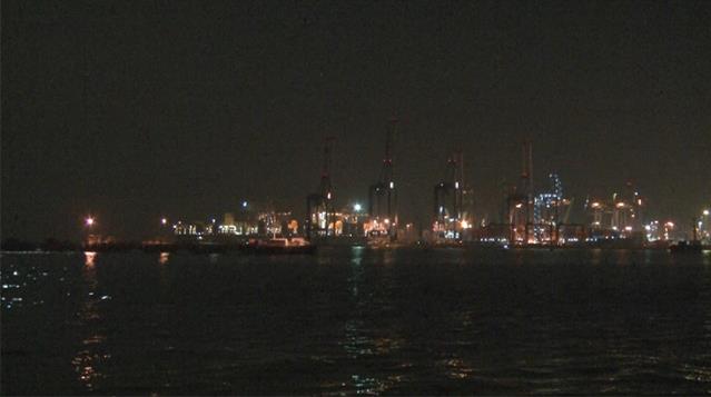İstanbul'da sahil kesimlerinde hissedilen gaz kokusu paniğe neden oldu
