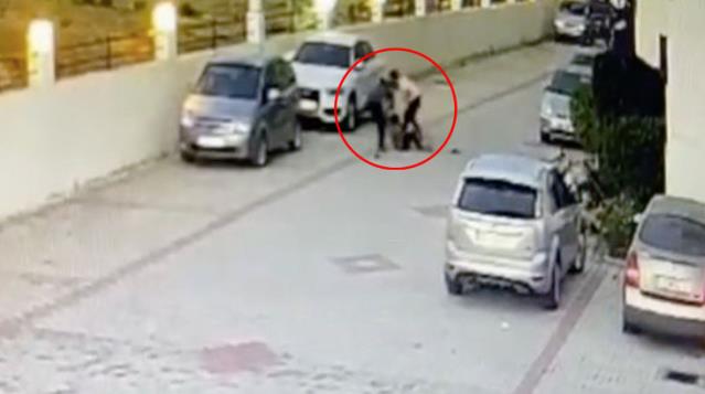Kadın öğretmen, tartıştığı komşuları tarafından taş ve sopalarla dakikalarca darbedildi