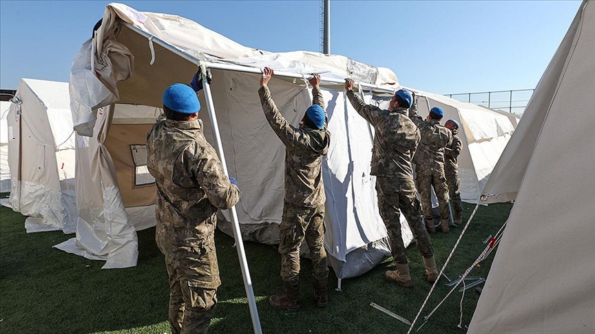 Kahramanmaraş'ta komandoların kurduğu çadır kent, 3200 depremzedeyi ağırlıyor
