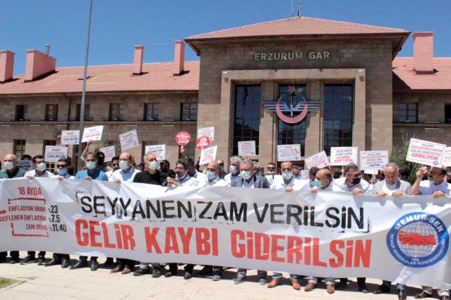Memur-Sen üyeleri memur maaşlarına seyyanen zam yapılmasını istedi.