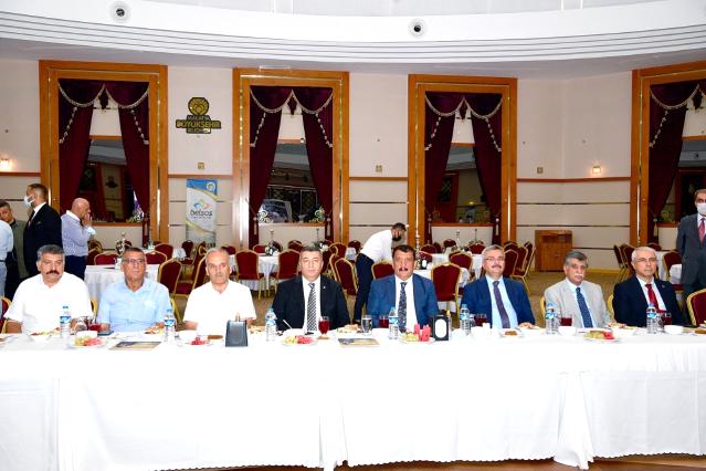 'Kayısının Malatya ekonomisine katkısı' konferansı yapıldı