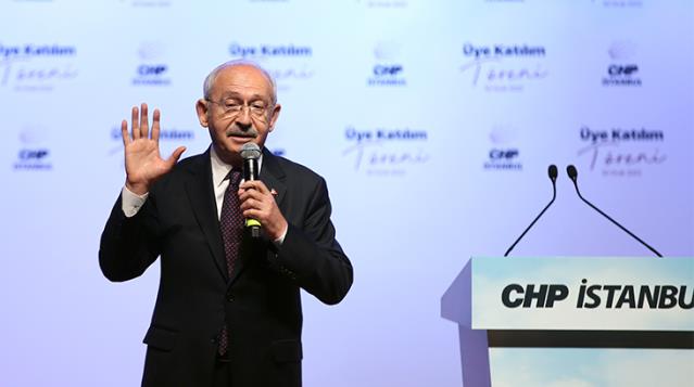 Kemal Kılıçdaroğlu'ndan partisine sert eleştiri: Başörtüsünü Türkiye'nin bir numaralı sorunu haline getirdik